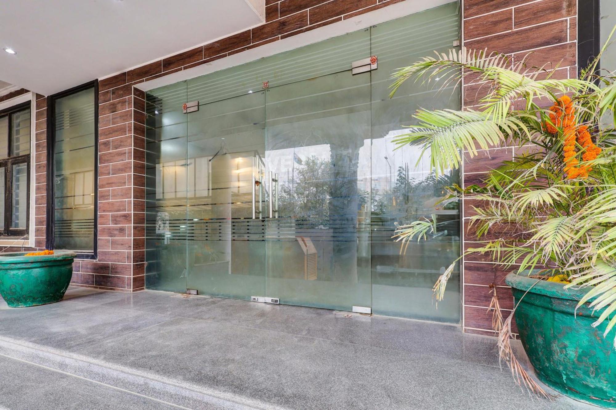 Готель Super Townhouse Sector 38 Gurgaon Near Medanta Екстер'єр фото