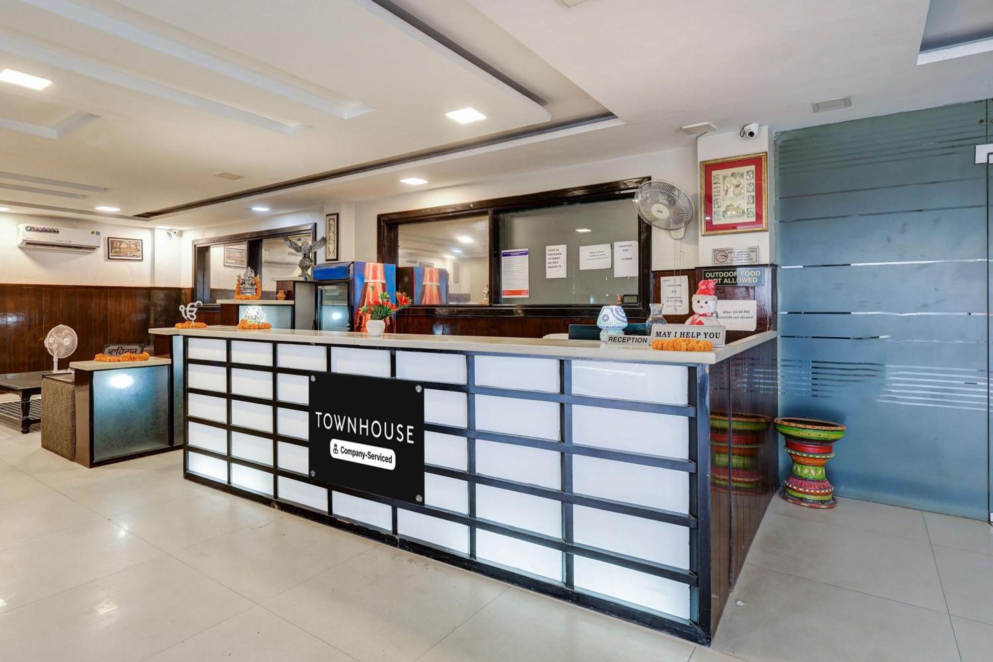 Готель Super Townhouse Sector 38 Gurgaon Near Medanta Екстер'єр фото