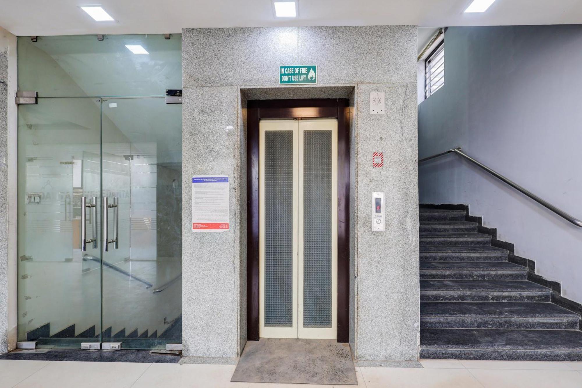 Готель Super Townhouse Sector 38 Gurgaon Near Medanta Екстер'єр фото