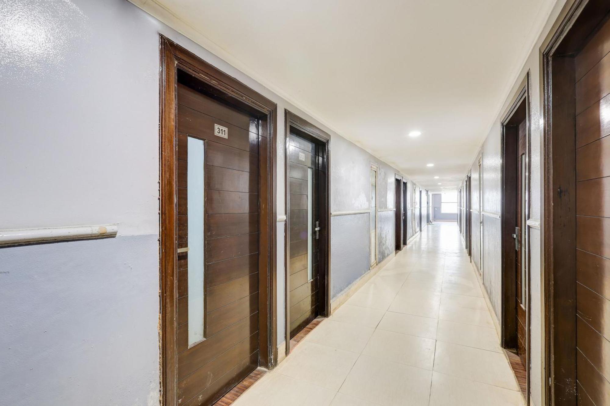 Готель Super Townhouse Sector 38 Gurgaon Near Medanta Екстер'єр фото