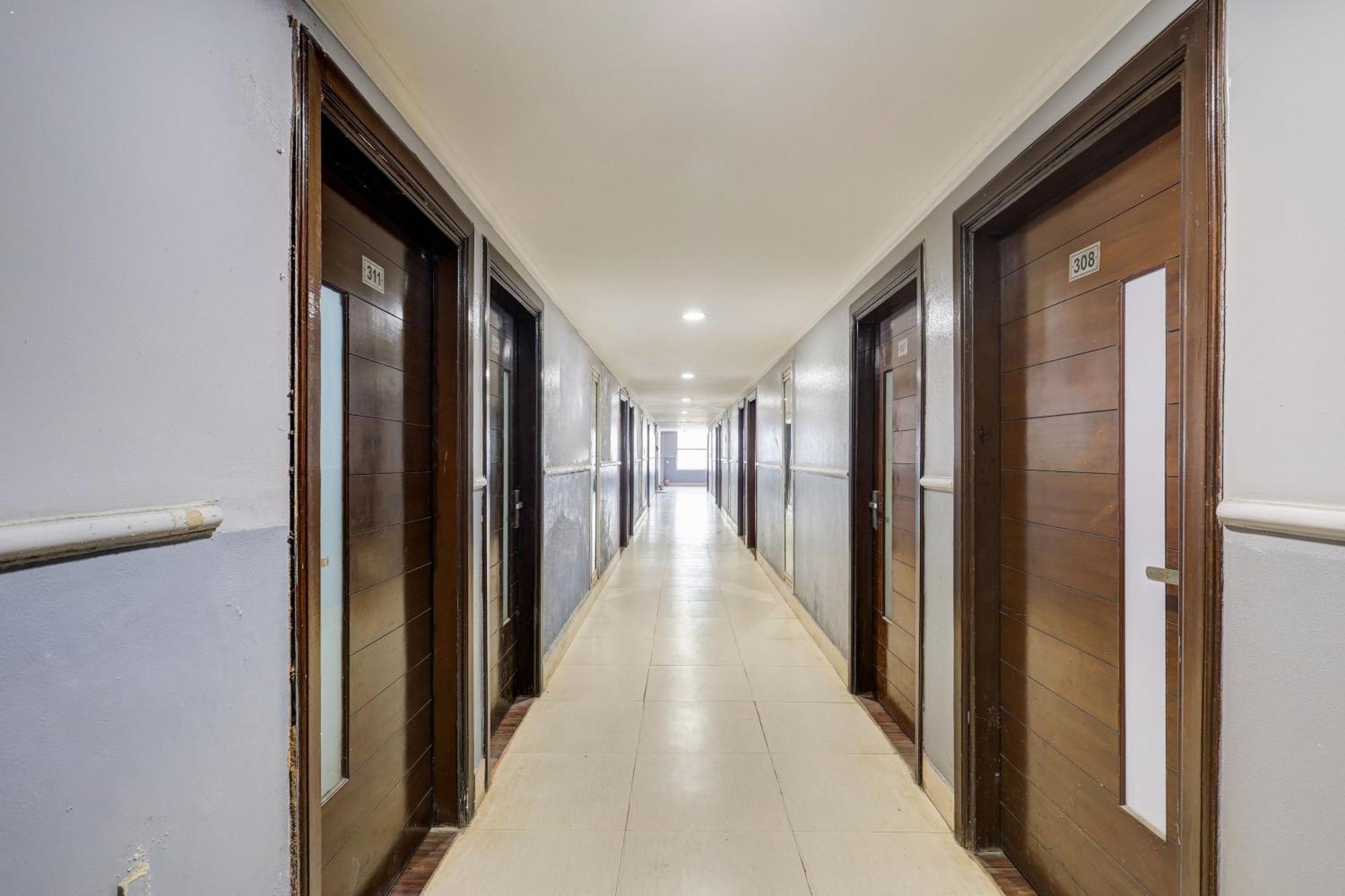 Готель Super Townhouse Sector 38 Gurgaon Near Medanta Екстер'єр фото
