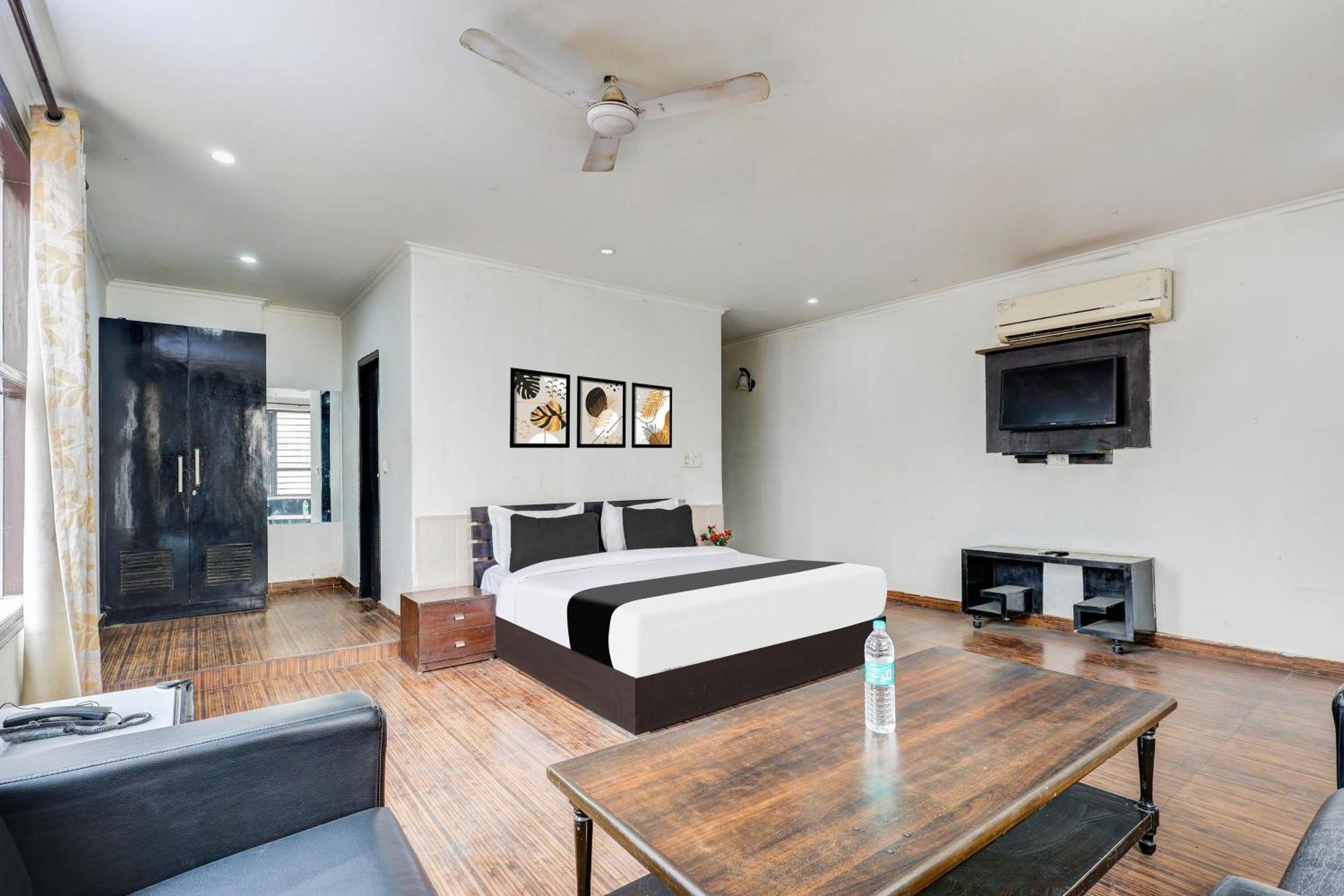Готель Super Townhouse Sector 38 Gurgaon Near Medanta Екстер'єр фото